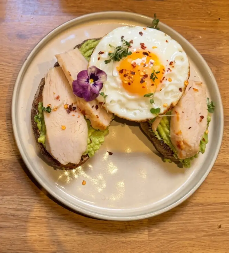 Avocado Chicken With Extra Fried Egg