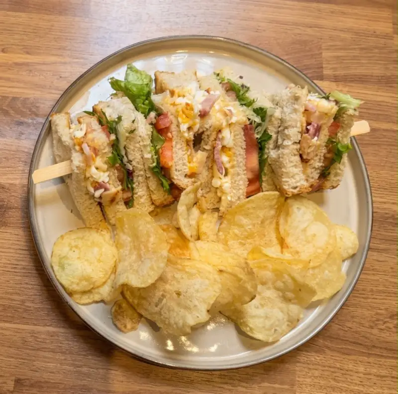 Club Sandwich With Crisps